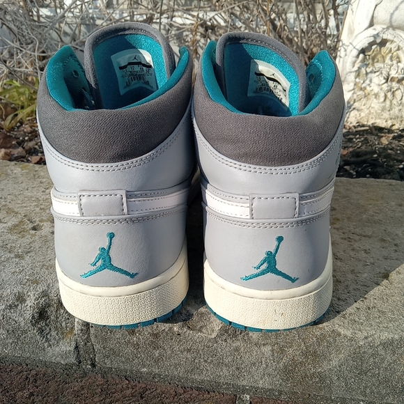 Air Jordan 1 Mid Wolf Gray Size 12 No Box main image 7
